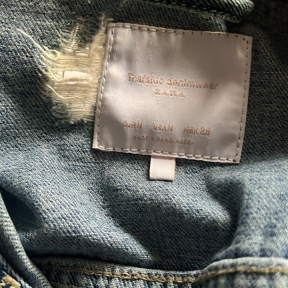 Zara distressed long Jean jacket sz medium - Picture 2 of 4